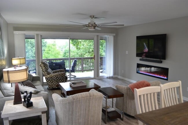 Building Photo - 200 Hamilton Oaks Dr