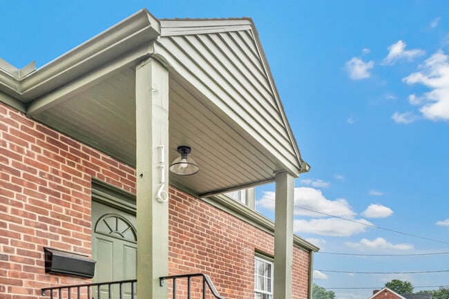 Building Photo - 116 Morse St