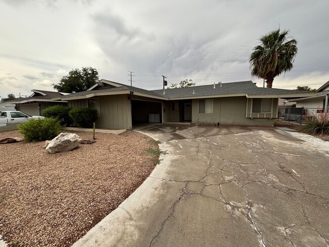 Building Photo - Beautiful single story 3BR/2BA home locate...