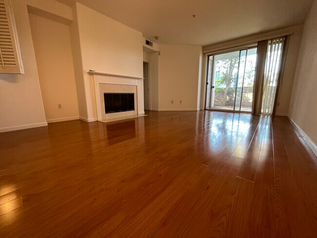 Building Photo - 903 Sunrose Terrace