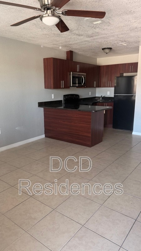 Building Photo - 612 Sally Ln S