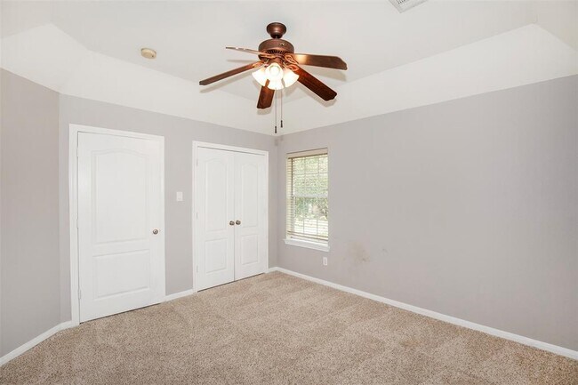 Building Photo - 2109 Enchanted Lake Dr