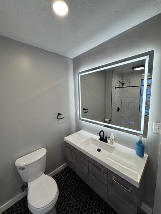 Building Photo - Downer Lower house