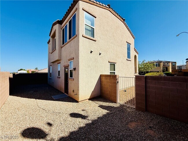 Building Photo - 5062 Gilleran Ave