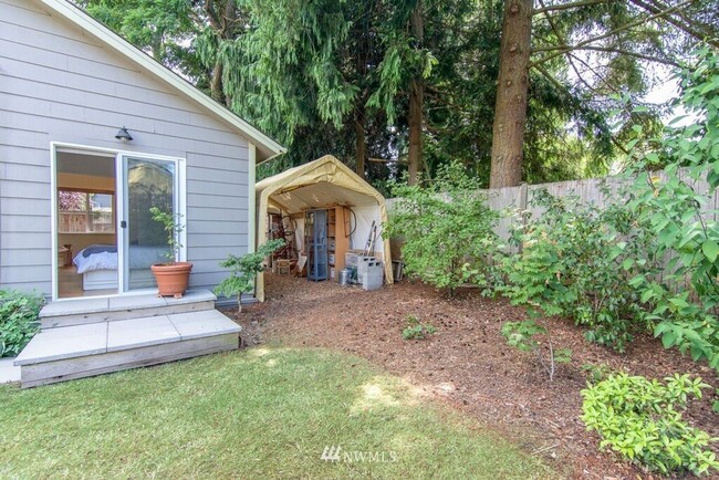 Building Photo - Charming 1 bedroom Greenwood Bungalow