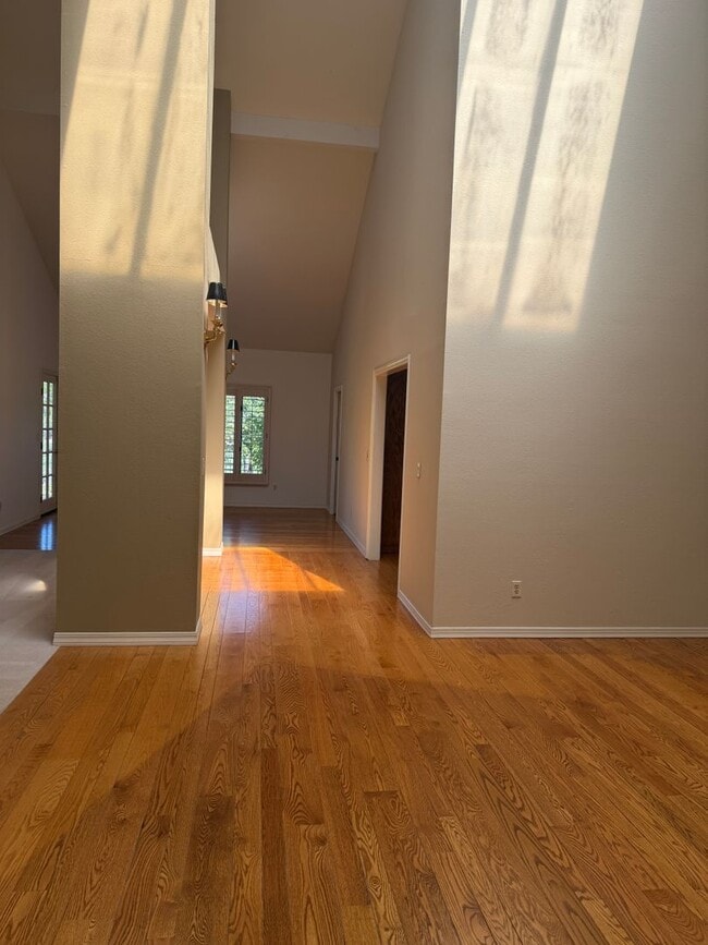 Building Photo - 742 Liquidamber Pl