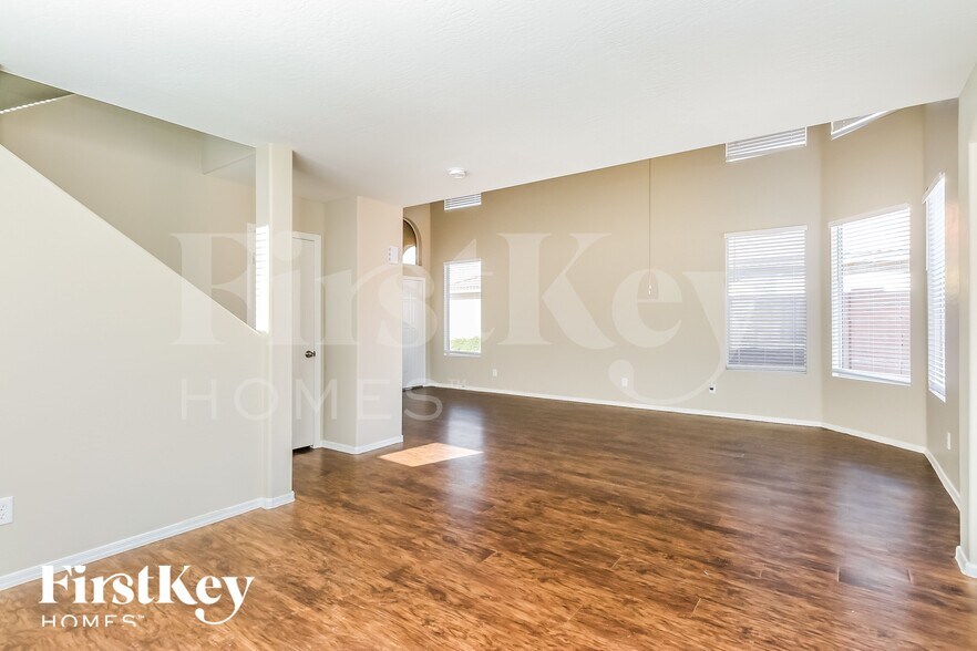 Building Photo - 4332 E Windsong Dr