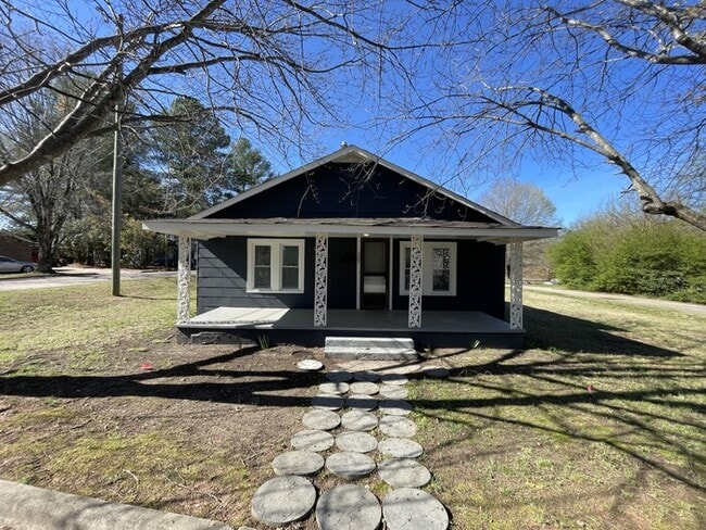 Building Photo - 2 bd 1 ba house