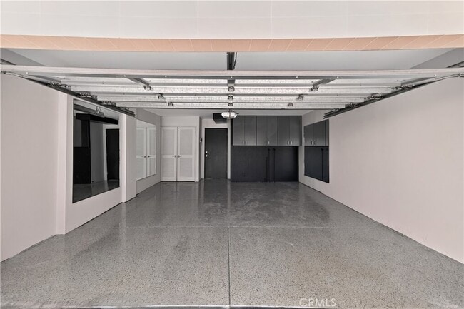 Building Photo - 855 Santa Ana St