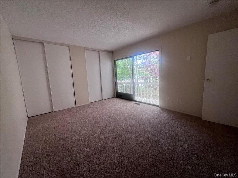 Building Photo - 200 Springmeadow Dr