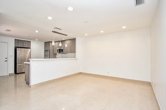 Building Photo - 21662 San Simeon Cir