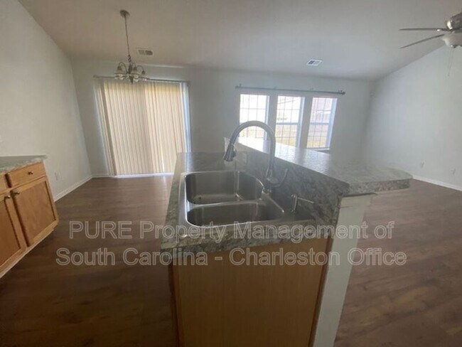 Building Photo - 1604 Ashley Ct