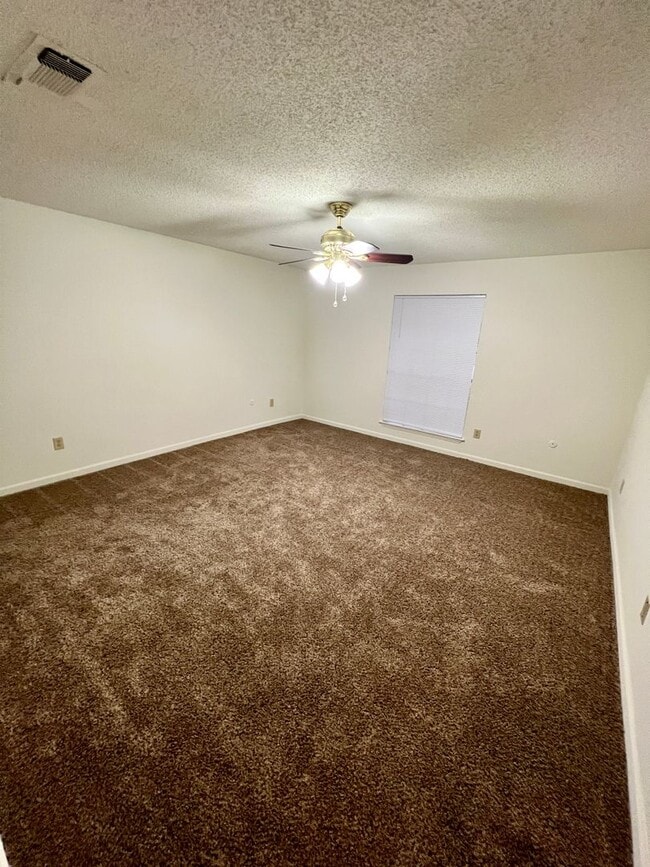 Building Photo - Duplex
