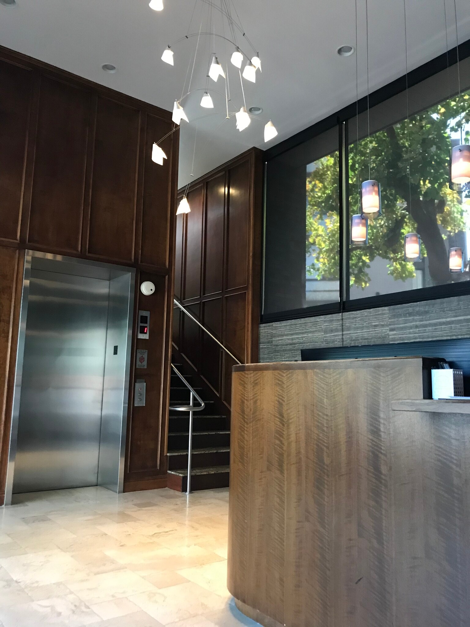 Upscale lobby with 24 hr security - 850 State St