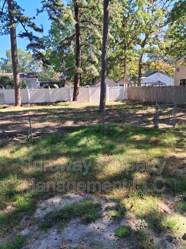 Building Photo - 1002 Belleview Blvd