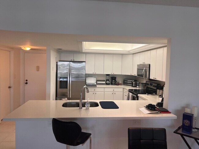 Building Photo - 5100 N Ocean Blvd