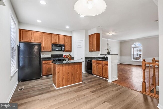 Building Photo - 5503 Sacramento Mews Pl