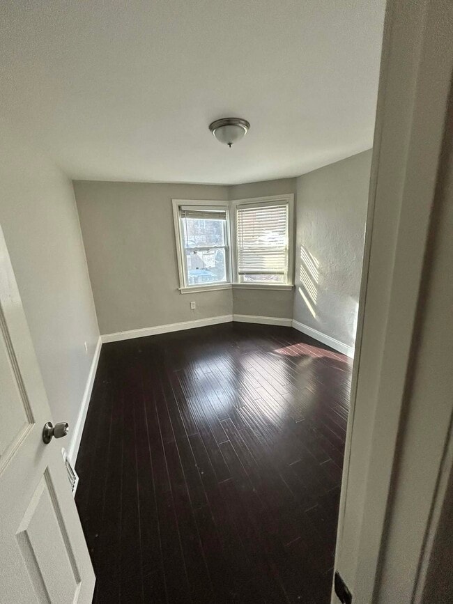 Building Photo - 8713 Susan Ave