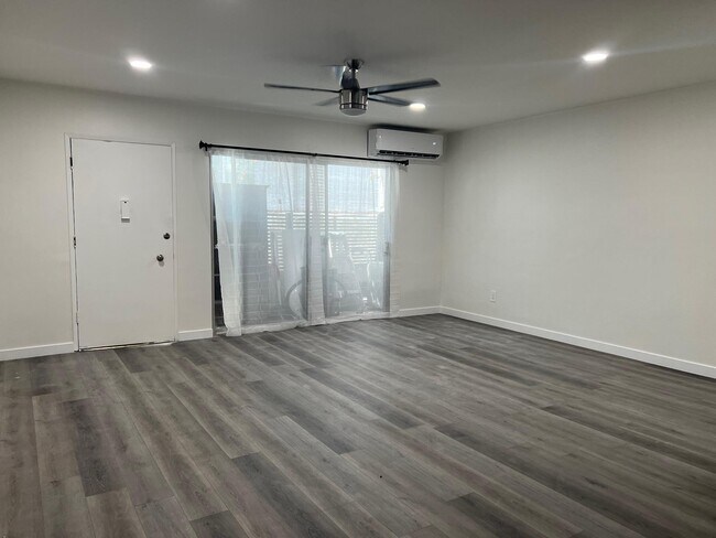 Building Photo - 530 N Orlando Ave