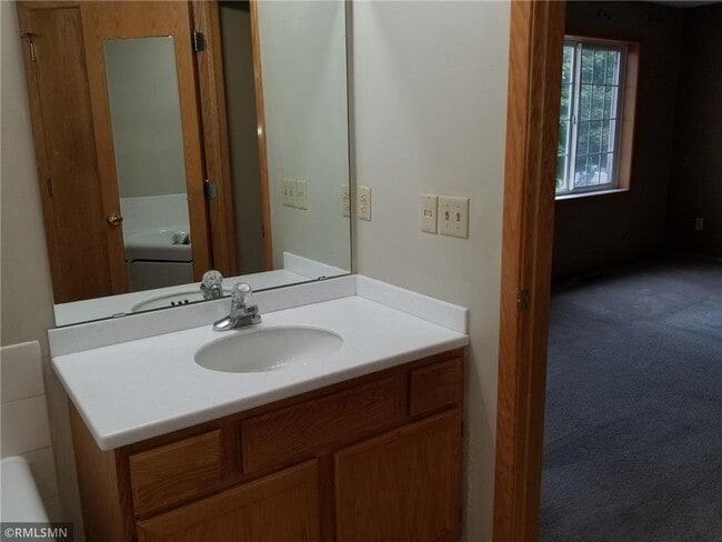 Building Photo - 949 Old Steine Cir