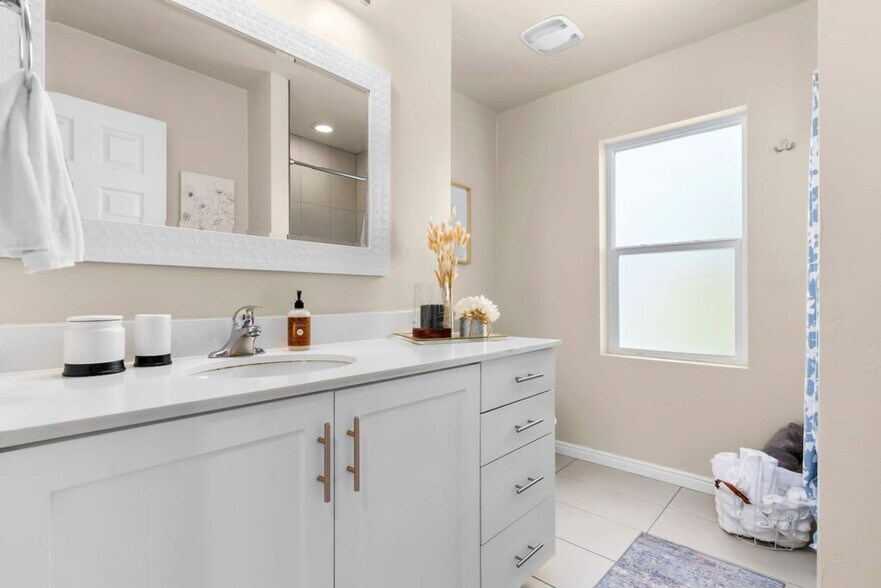 Building Photo - 2978 S Imperial St