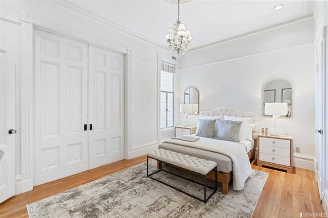 Building Photo - NEW! Stunning Pacific Heights Top-Floor Co...