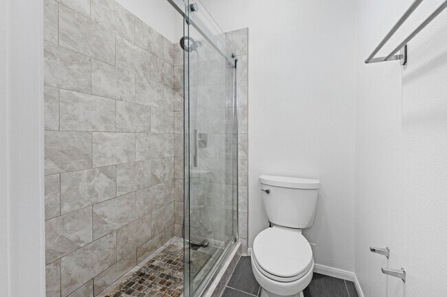 Building Photo - 10722 Sabre Hill Dr