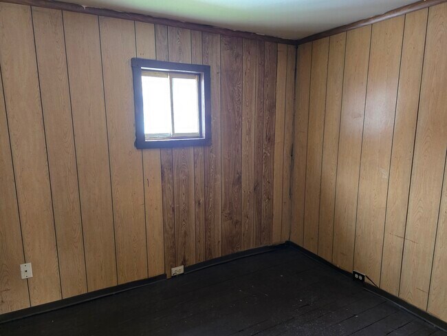 Building Photo - 115 5th Ave