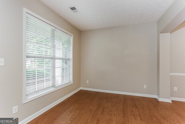 Building Photo - 1015 Maple Leaf Dr