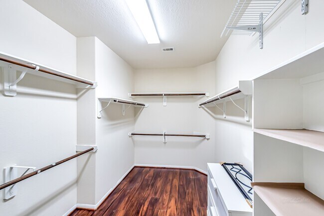 Building Photo - 9211 Union Meadow Ln