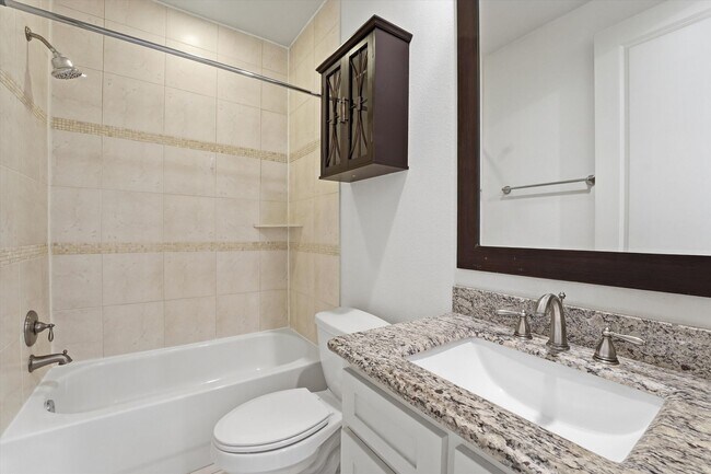 Building Photo - Awesome Two Story town home located in the heart of the city!