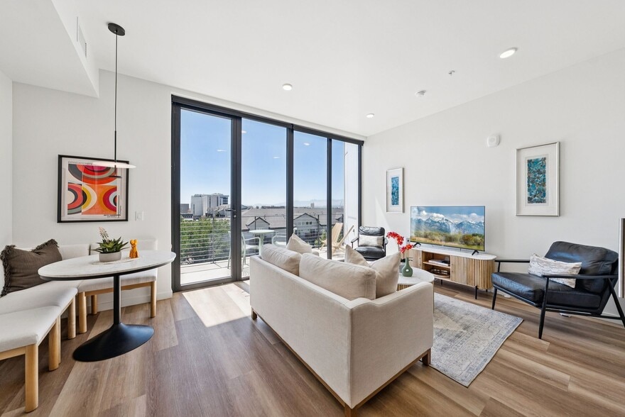 DSC06705 (2) (1) - Aperture