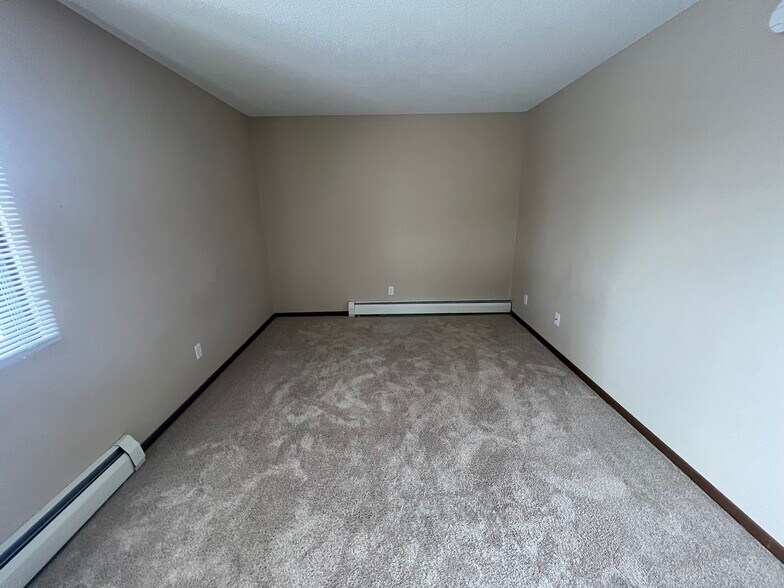 Building Photo - 2120 Valleyhigh Dr NW