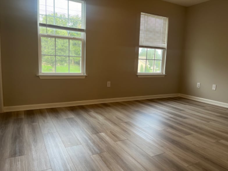 Building Photo - 138 Cambridge Dr