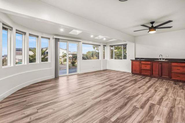 Building Photo - 1525 Laurel Rd