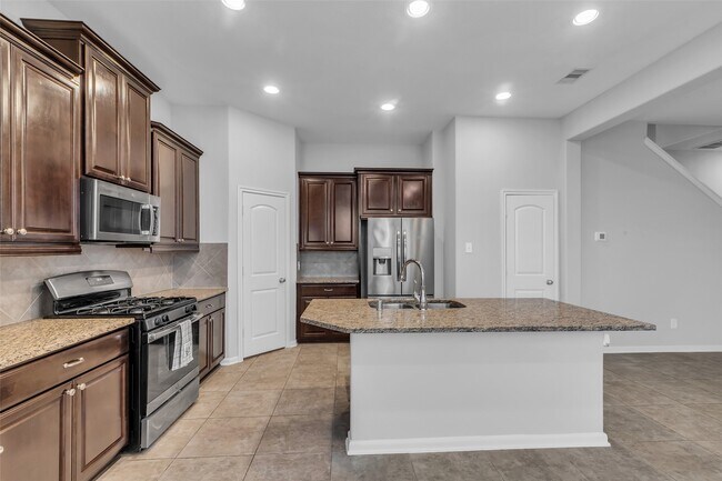 Building Photo - 167 Axlewood Ct