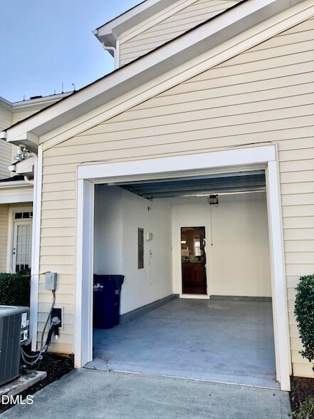 Building Photo - 514 Dragby Ln