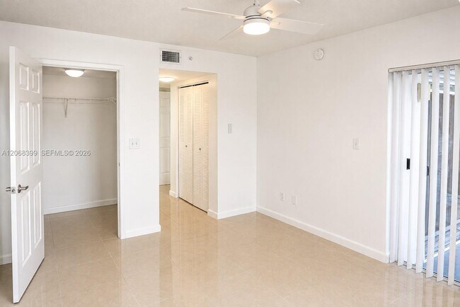 Building Photo - 2600 S University Dr