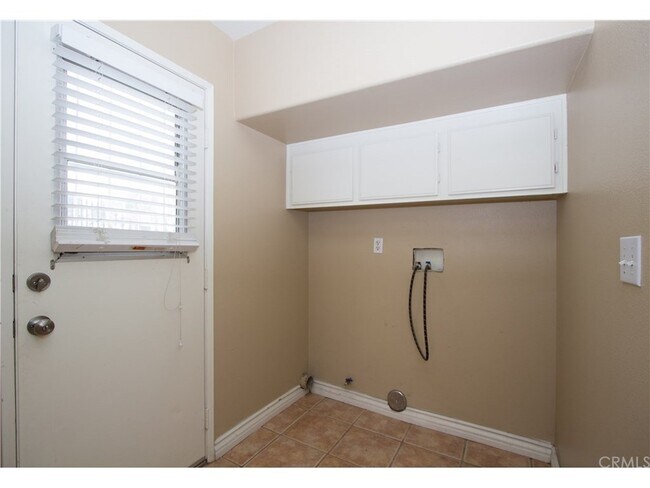 Building Photo - 3573 Cougar Canyon Rd