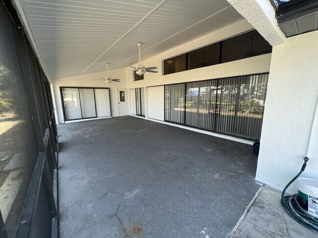 Building Photo - $1,875 ** ANNUAL ** Available 10/15/25 - Newly Renovated ** 3/2 Single Family Home with Oversized...