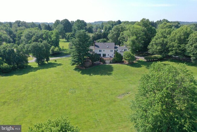 Building Photo - 9140 Goshen Valley Dr