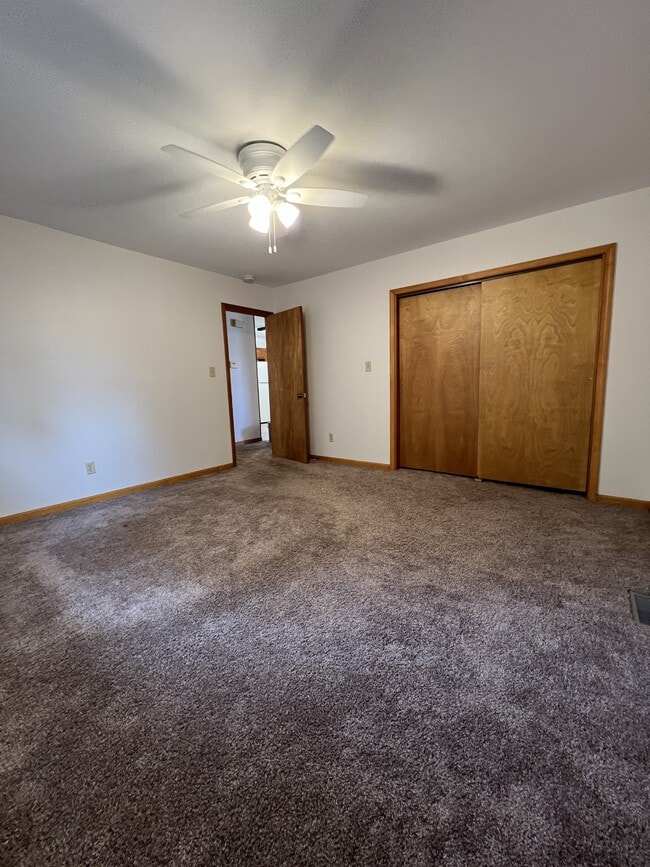 Building Photo - 61 E Park St