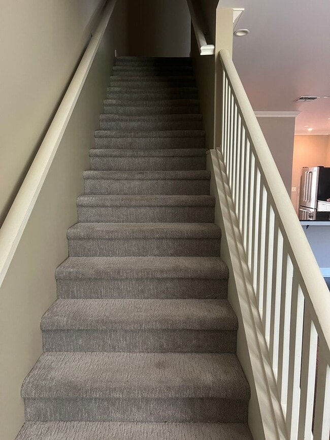 Building Photo - Stunning 2-Bedroom, 2.5-Bath Townhouse!
