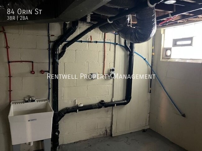 Building Photo - 84 Orin St