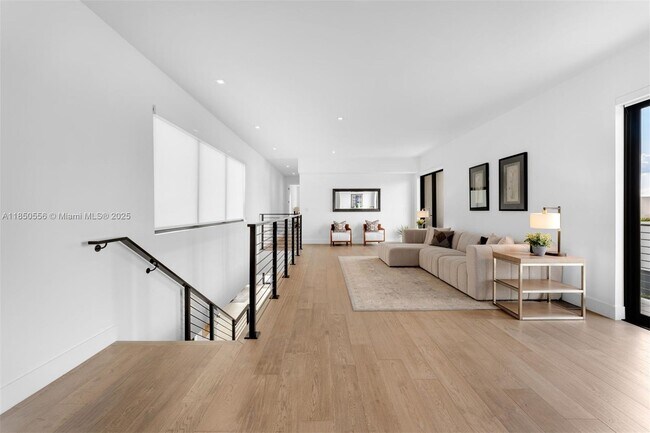 Building Photo - 16703 Botaniko Dr S