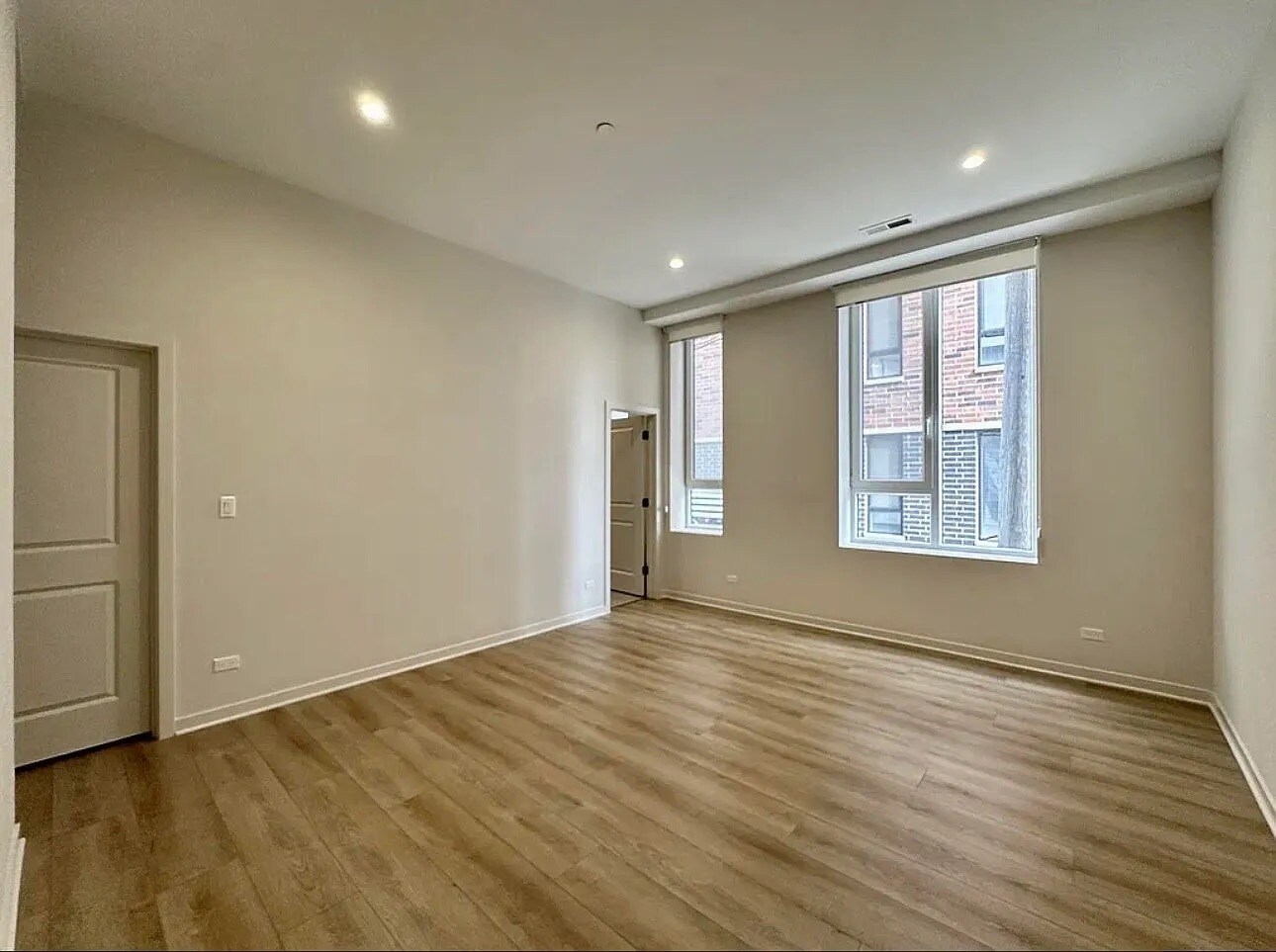 Building Photo - 3207 N Narragansett Ave