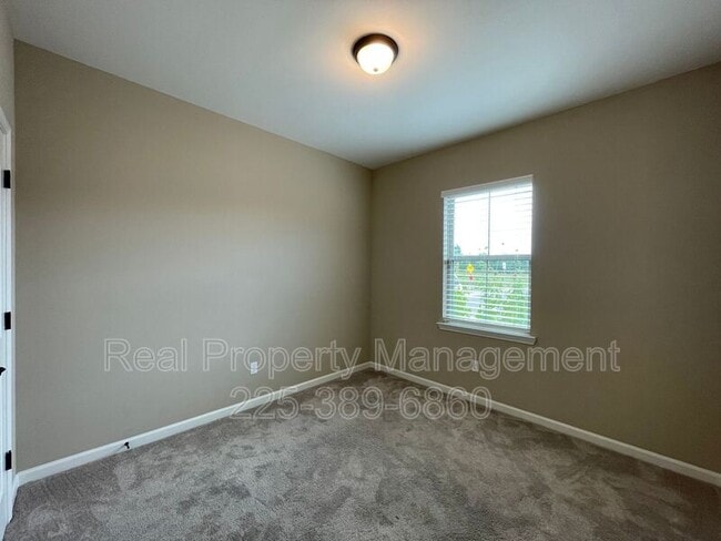 Building Photo - 17414 Berkshire Dr