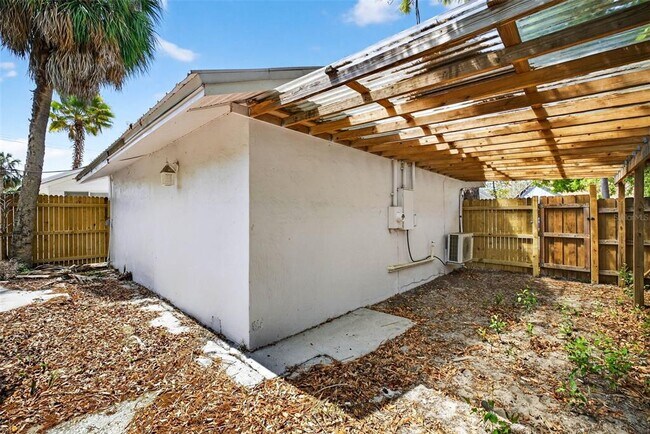 Building Photo - 3620 E Tampa Cir