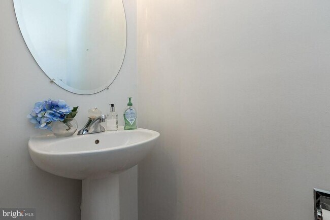 Building Photo - 2685 Cameron Way