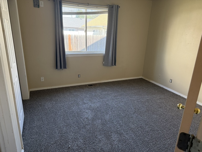 Building Photo - Madison Duplex